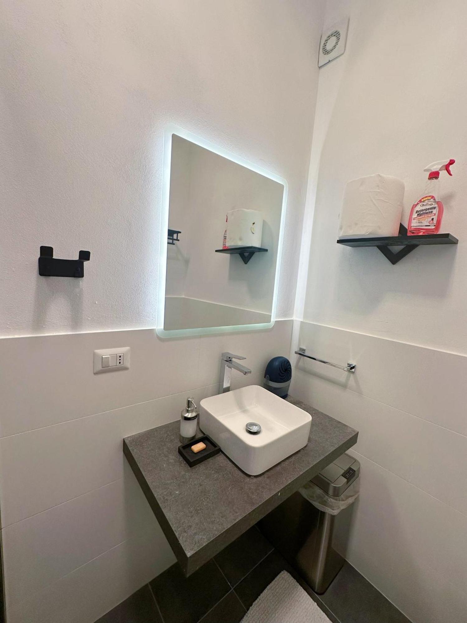 Bed & Breakfast Sakura Милано Екстериор снимка